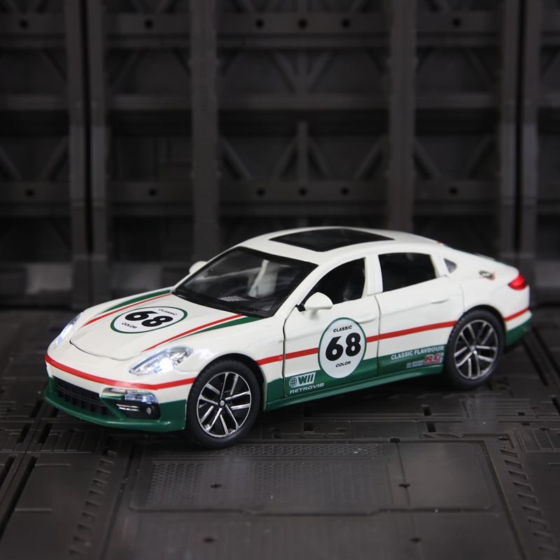 Decor Lighting Returns - โมเดลรถจำลอง Porsche Panamera Track Edition อัลลอยด์