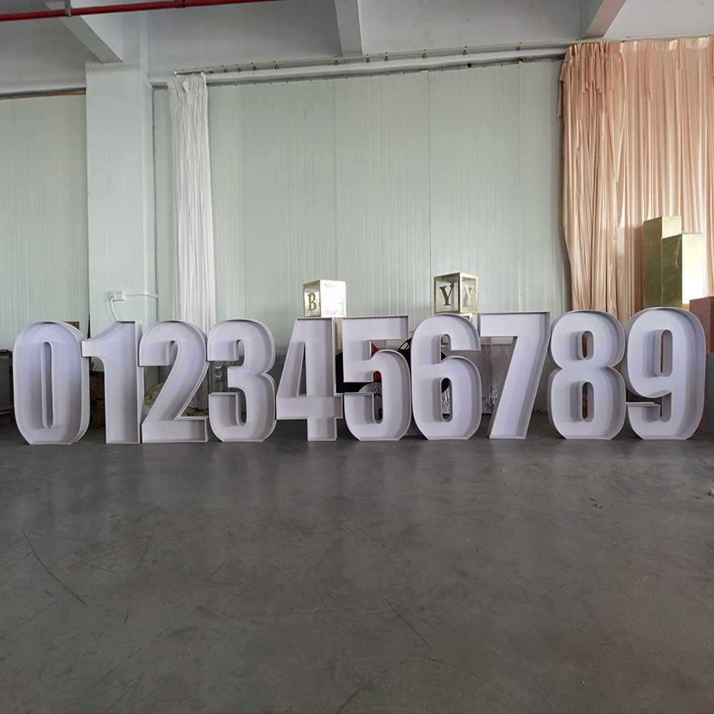 ป้ายไฟตัวอักษรขนาดใหญ่ ตัวเลข  - Light Up Letters Marquee บทวิจารณ์และราคา